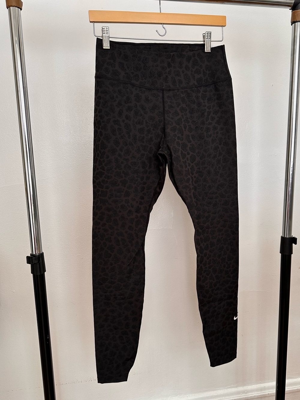 Nike Black and Charcoal Leopard-Print Leggings